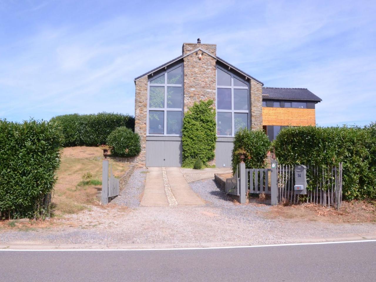 Gorgeous Holiday Home In Stoumont With Garden Bagian luar foto