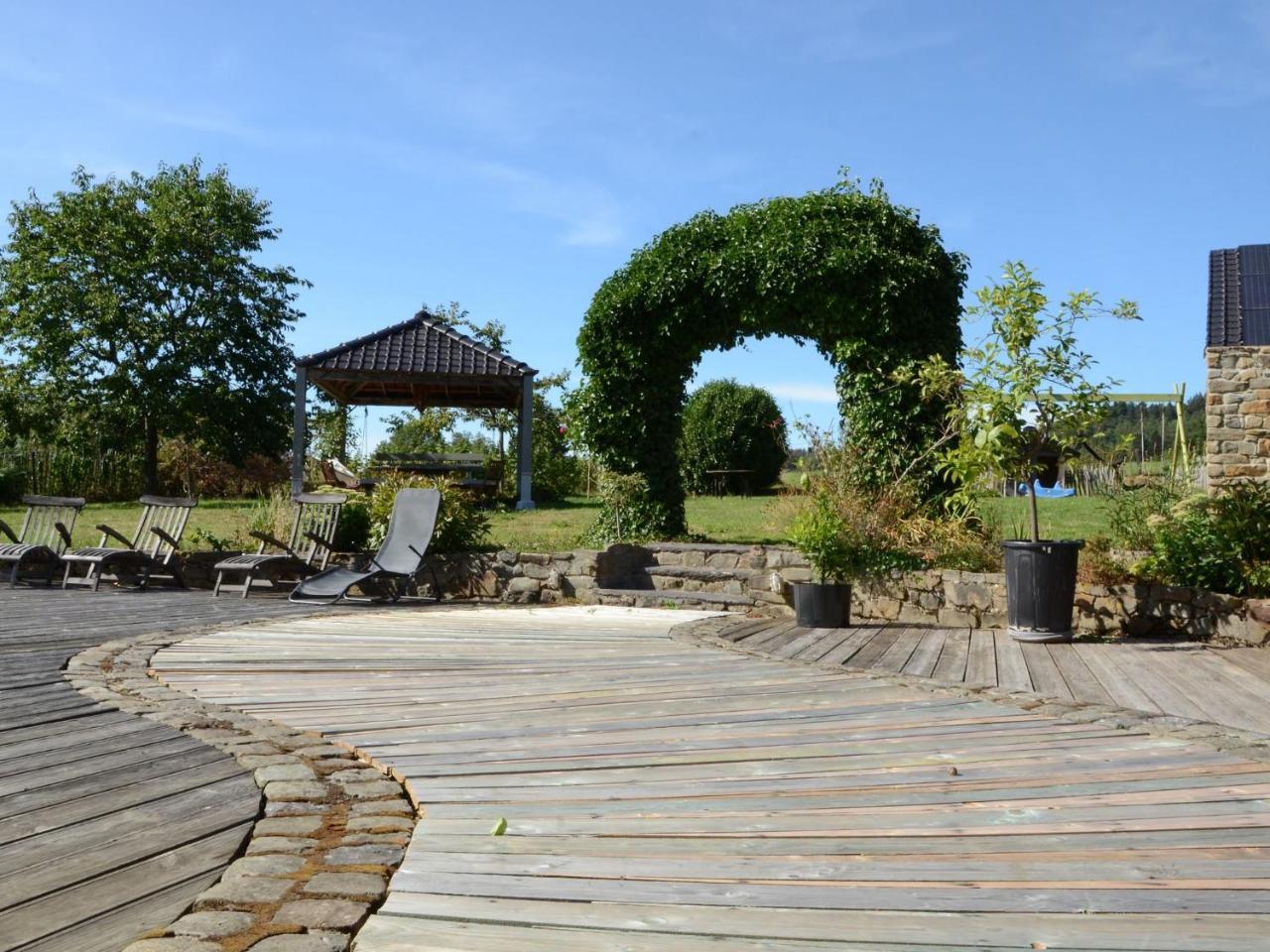 Gorgeous Holiday Home In Stoumont With Garden Bagian luar foto