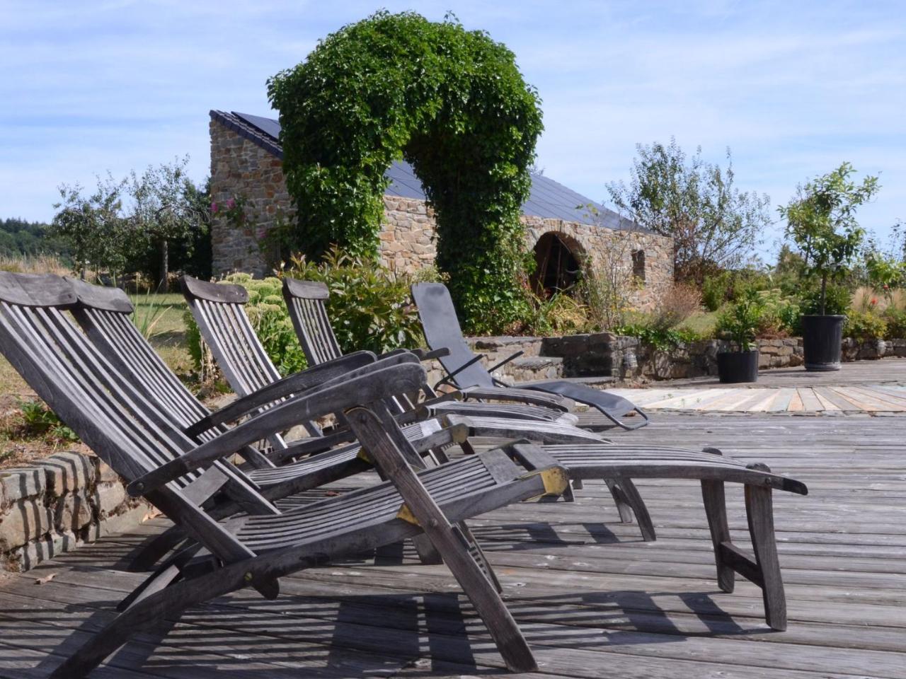 Gorgeous Holiday Home In Stoumont With Garden Bagian luar foto