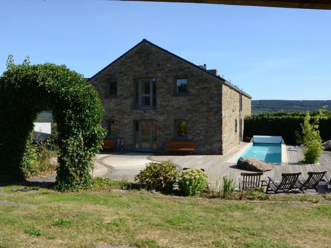 Gorgeous Holiday Home In Stoumont With Garden Bagian luar foto